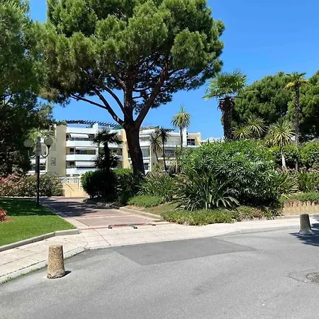 Le Seven, Avec Piscine En Front De