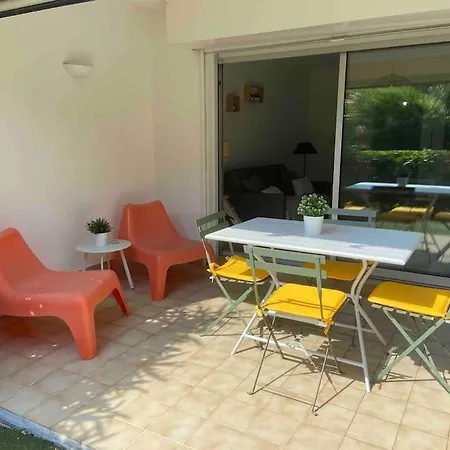 Le Seven, Avec Piscine En Front De Apartment